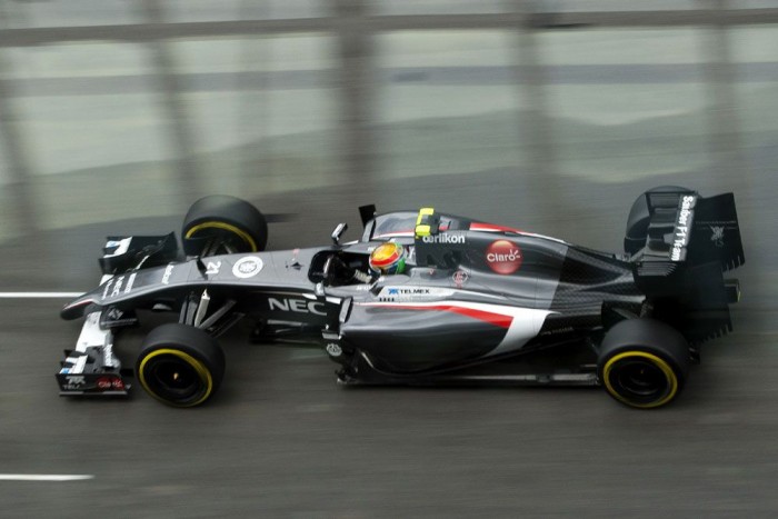 F1: A rossz pilótát állította le a Sauber 6 | Vezess F1: A rossz pilótát állította le a Sauber 6