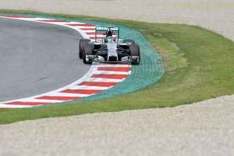 F1: Hamilton levadászná Rosberget