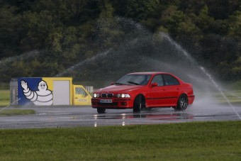 Ingyen tanulhatsz vezetni