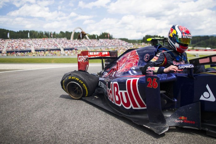 F1: A Mercedes tarolt a Red Bull pályáján 9