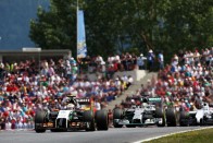 F1: Nem baj, ha összeomlik pár csapat! 54