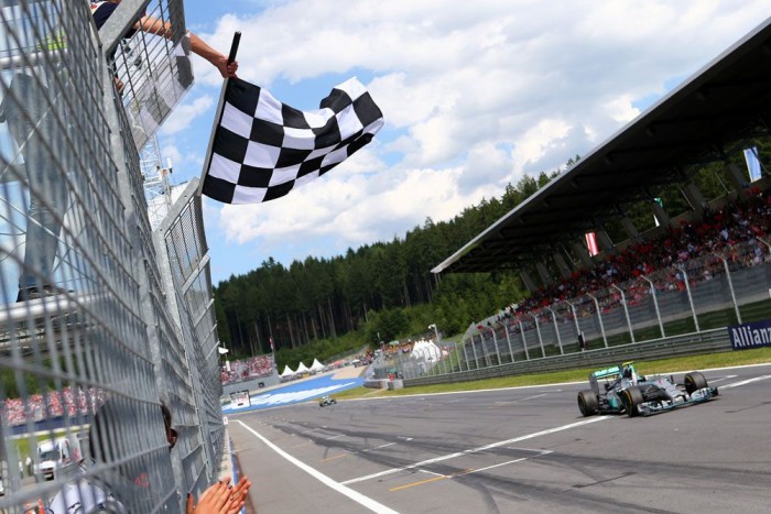 F1: A Red Bull felsült, Vettel leszerepelt 8