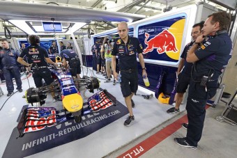 F1: Még nem ábrándultak ki Vettelből