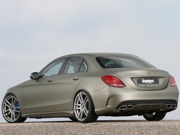 Szexi szőkével villant a Mercedes 11