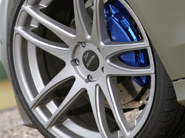 Szexi szőkével villant a Mercedes 10