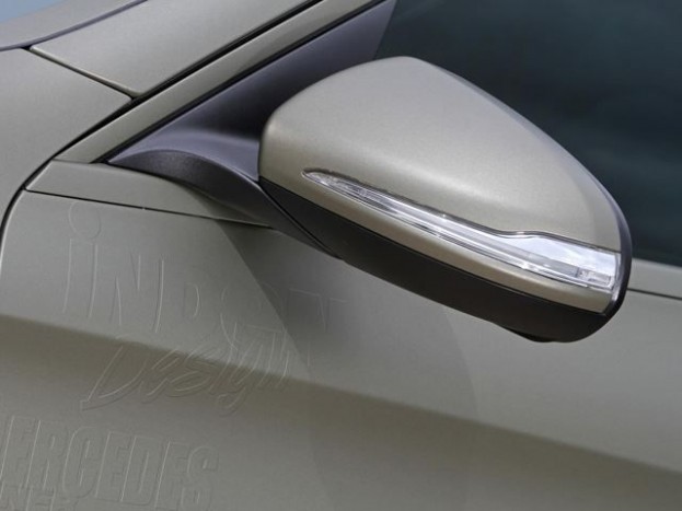 Szexi szőkével villant a Mercedes 9