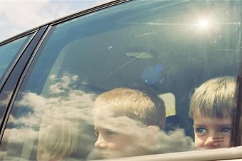 Hogy tehet egy apa ilyet a gyermekével?!