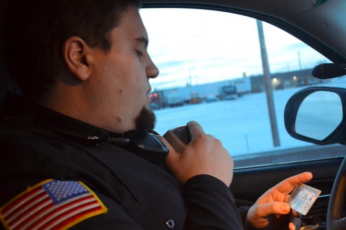 Kirúgták a járőrkocsijában szeretkező rendőrt 5