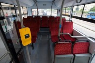 Az alacsony belépésű autóbusz 19 ülő és 24 álló utas szállítására alkalmas, utastere pedig teljes egészében légkondicionált
