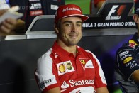 Fernando Alonso nem gondol magára 43
