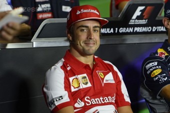 Fernando Alonso nem gondol magára