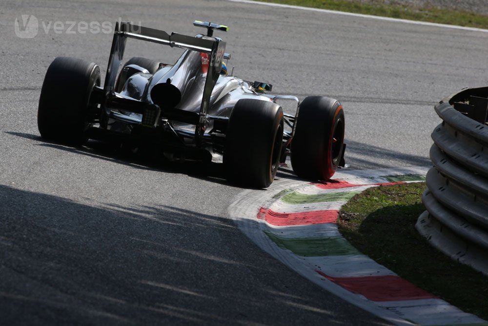 Fernando Alonso nem gondol magára 32