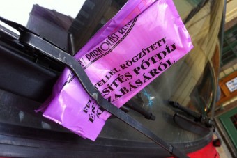 Börtönt kaptak a zsebre dolgozó parkolóőrök