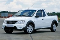 2009 A Nissan dél-afrikai üzeme elkezdi gyártani a Logan pick-upot, Nissan NP200 néven