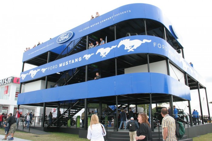 És persze az a legjobb lelátó, amelyik a legmagasabb - ezúttal a Ford nyert