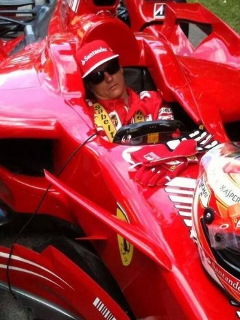 Némi erős brit fontot kerestem volna - de ezt a képet nem én fotóztam Goodwoodban