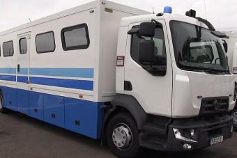 Beépített hűtőszekrény az új rabszállítókban