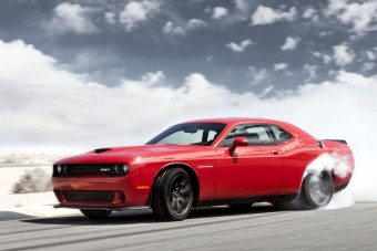 A világon szinte mindennél erősebb a Dodge izomautója