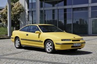 Erre az autóra szintén büszke lehet az Opel Styling. A Calibra nemcsak szép, hanem a légellenállása is világrekord szintűen alacsony volt
