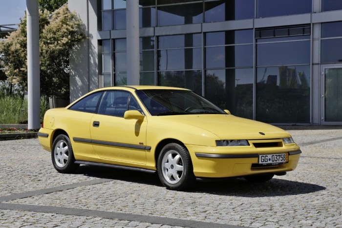 Így született a legizgalmasabb Opel 18 Erre az autóra szintén büszke lehet az Opel Styling. A Calibra nemcsak szép, hanem a légellenállása is világrekord szintűen alacsony volt