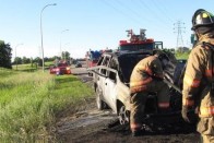 Puszta kézzel tépte fel a lángoló autót 7