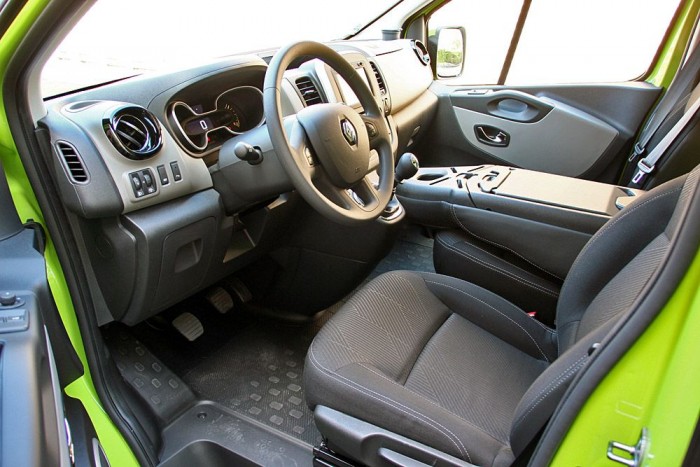 1,6-os motort? Ebbe a batárba? 11 | Vezess Alacsonyabb üléspozíció és négy irányban állítható kormány