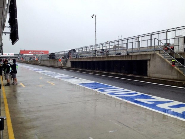 F1: Vettel az élen, a Mercedesek nem mentek az esőben 6