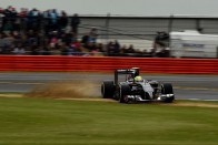 F1: Óriási hibák, Rosbergé a pole 37