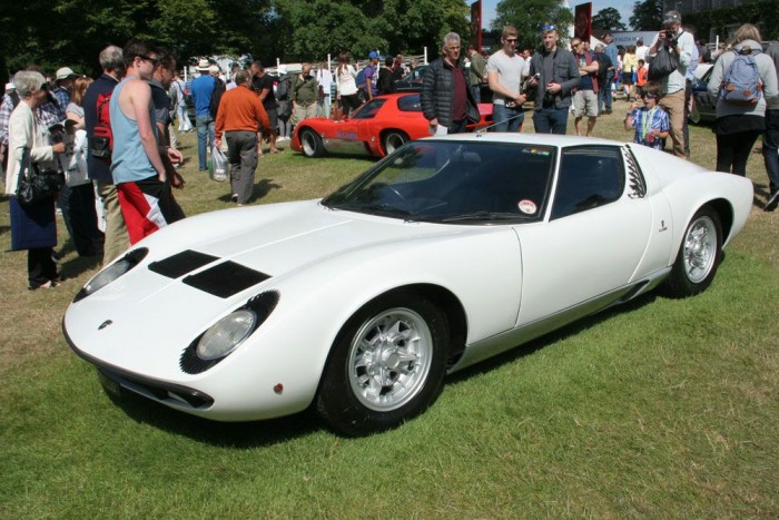 Benzin pezsgővel 11 | Vezess Örökké viszonyítási pont marad a mai Lamborghiniktől nagyon távoli Miura