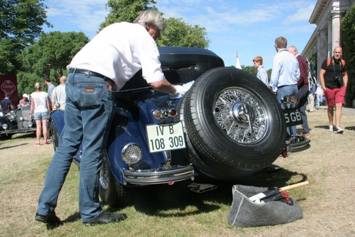 Benzin pezsgővel 38 | Vezess Vajon mit törölget a magyar vízilabda-legenda?