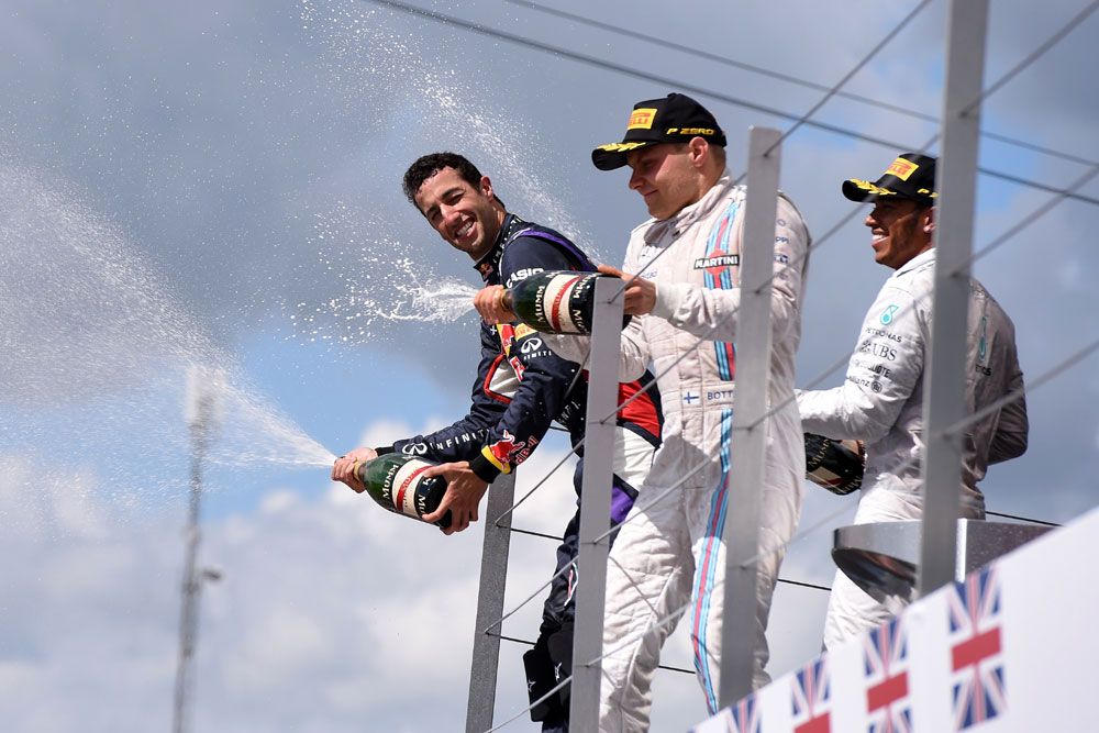 F1: Hamilton káoszfutamon nyert otthon 15