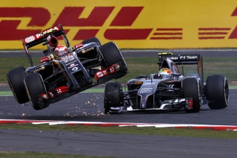 F1: Büntetés az autóborogatásért