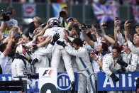 F1: Hamilton káoszfutamon nyert otthon 69