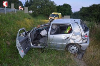 A nap képe: a vízelvezető árokba repült a VW