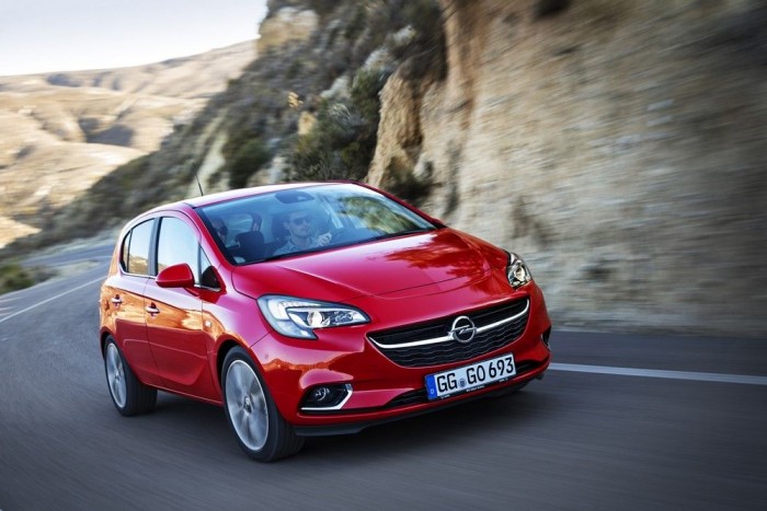 Itt az új Opel Corsa! 6 | Vezess Az Opel a Monza tanulmányautóval is megerősítette, hogy átáll a mosolygó szájat mintázó egy nagy hűtőrácsos designra. Az első szériatípus az Adam, a második a Corsa