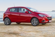 Jövő év elejétől kapható az Opel Corsa kívül-belül új, magyar motororral (is) hajtott, jobb minőségű ötödik generációja.
