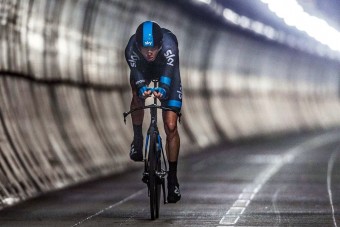 A férfi, aki átkerékpározott a tenger alatt