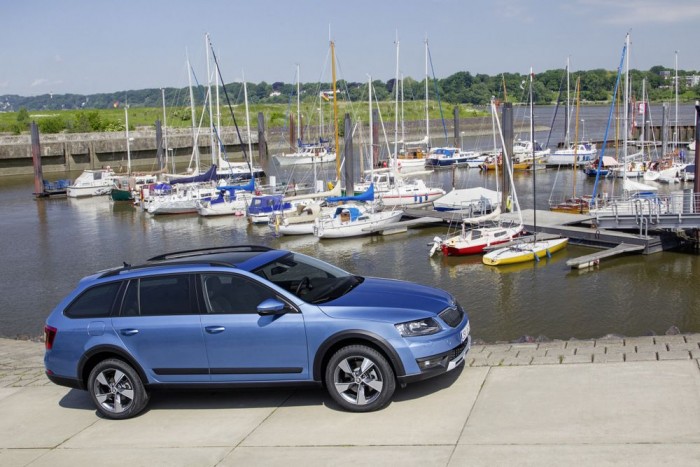 Megérkezett a Škoda terepkombija 7 | Vezess Megérkezett a Škoda terepkombija 7