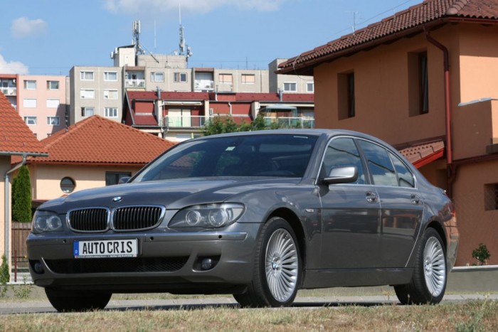 Használt autó: veszélyes a dízel BMW? 60 Széles a választék a 7-esből. Kétmillió alatt kelnek el a legolcsóbbak, de azok nem hasonlítanak erre az autóra. Érdemes többet kiadni egy jó állapotú autóért