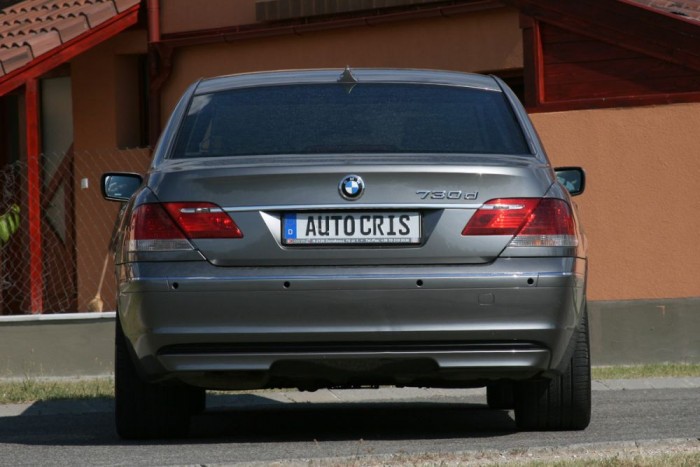 Használt autó: veszélyes a dízel BMW? 58 A V8-as benzinesek átlaga 13 l/100 km. A hathengeres dízelek eljárnak 8,9 literrel a nyolchengeres 740d és a 745d átlaga 11 liter a Spritmonitor.de adatai szerint