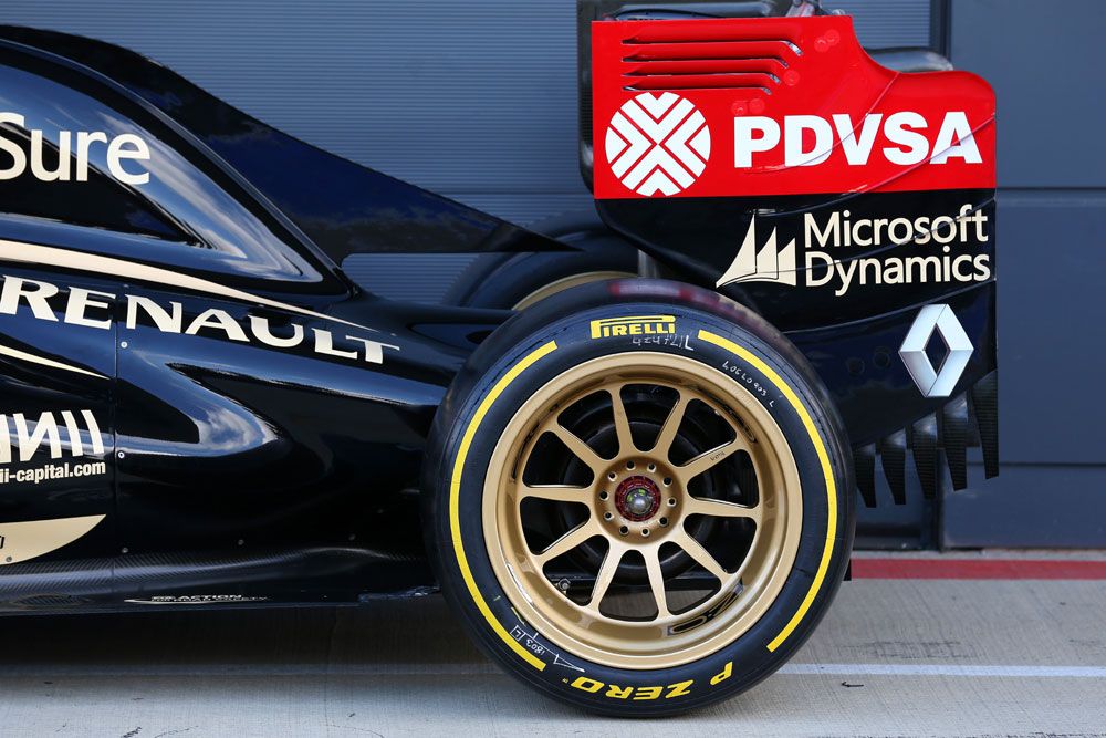 F1: A Räikkönen-pótló zárt az élen 27