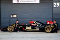F1: A Räikkönen-pótló zárt az élen 63