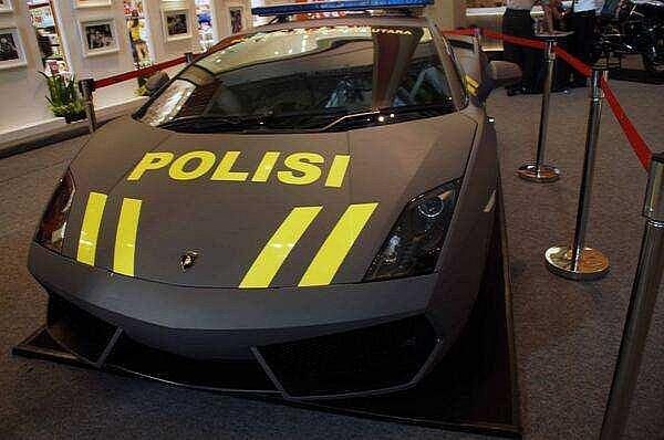 Lamborghiniket kaptak a maláj zsaruk 9