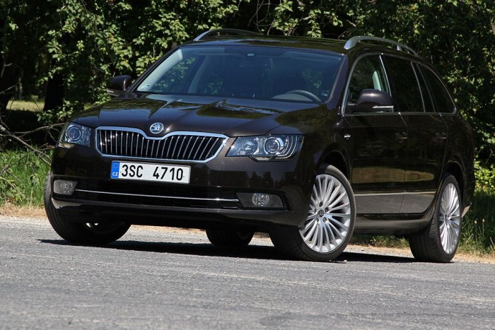 A mindent tudó Superb 7 | Vezess Mindent tud. Nagy motor, 4x4, DSG, és még kombi is