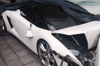 Betonfalnak csapta  a Lamborghinit a parkolófiú 8