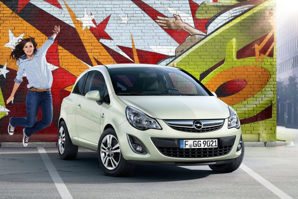 10. Opel Corsa 1,0 Selection - 2 710 000 Ft. A leváltás előtt álló Corsának kell lefednie a Chevy Spark eltűnésével fennmaradó űrt. 2,7 milliós listaárával a 65 lóerős, háromhengeres Selection vonzza be a szalonokba az érdeklődőket, akiket az értékesítők remélhetőleg rábeszélnek egy drágább, de sokkal jobban használható és jobb értéktartású, légkondis	 verzióra. Az ötajtós kivitelnek nincs felára