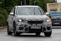 A BMW 2 Active Tourer padlólemezére épül, így alaphelyzetben elsőkerék-hajtású lesz a bajorok következő generációs kis szabadidőjárműve.