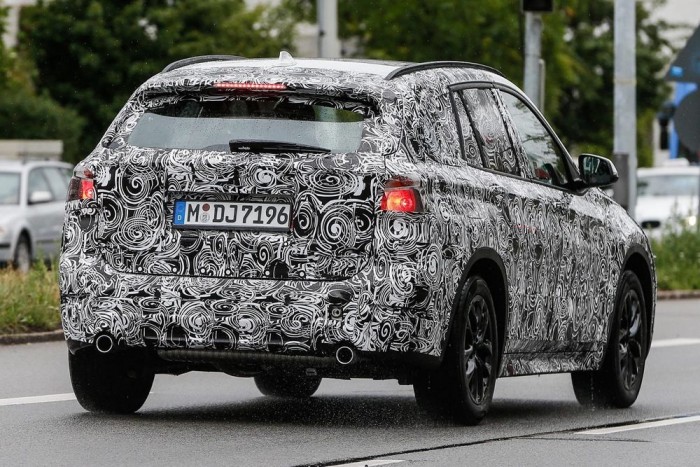 Készül a fronthajtású BMW terepjáró 6