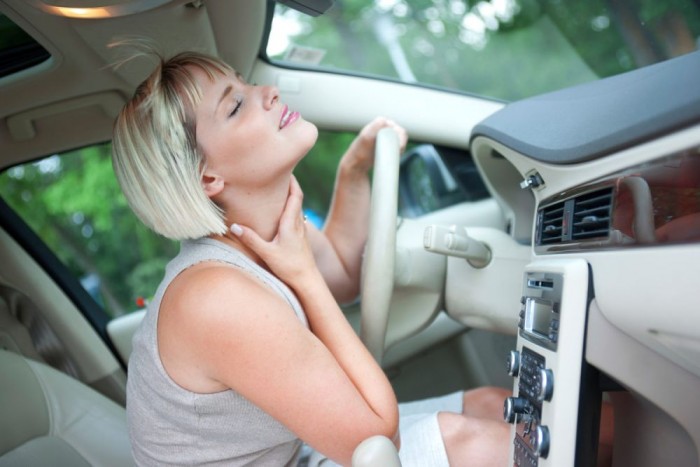 Jó nő, rossz példa: a hideg levegő ne érje közvetlenül a bent ülők testét