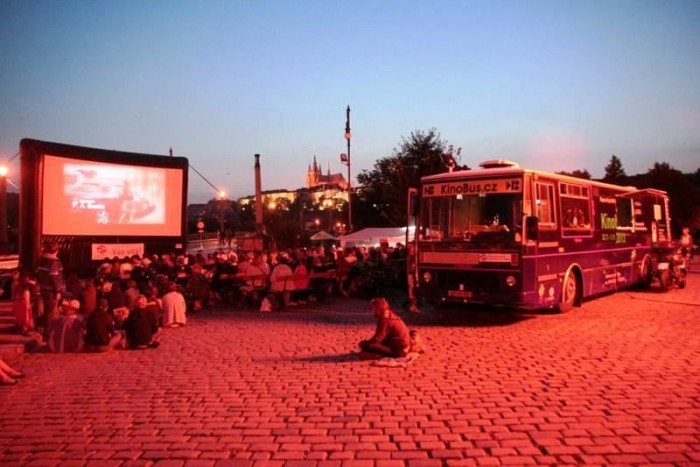 Pozor, jön a mozibusz! 3